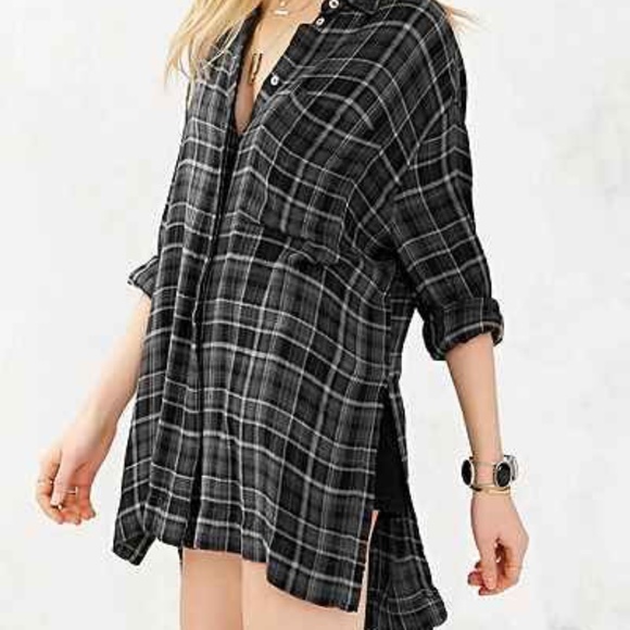BDG Tops - BDG Loose Fitting Button Down Flannel